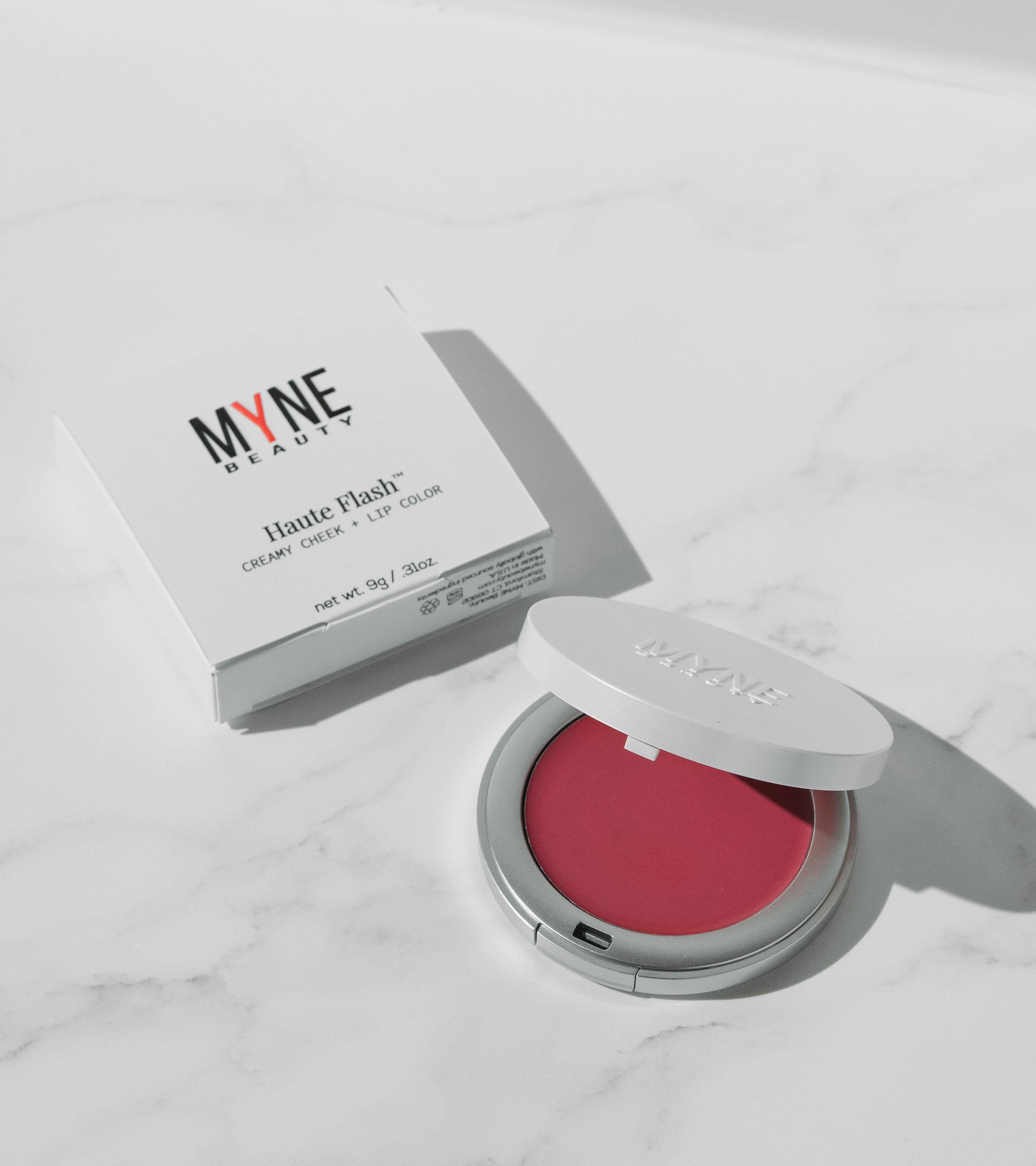 Haute Flash compact and packaging